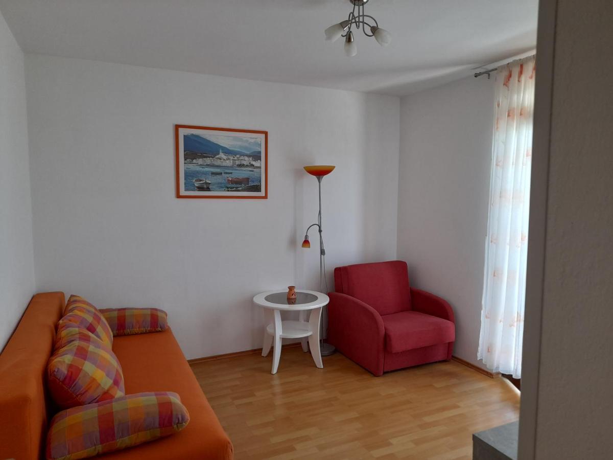 Apartment Plavia Biograd Biograd Na Moru Exterior photo
